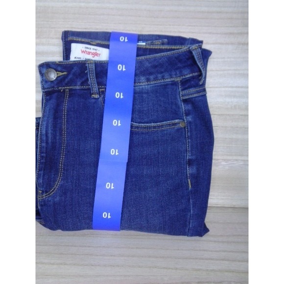 Wrangler High Rise‎ Bootcut Jeans Free to Stretch Dark Wash Size 10 Inseam 32" - Picture 1 of 3